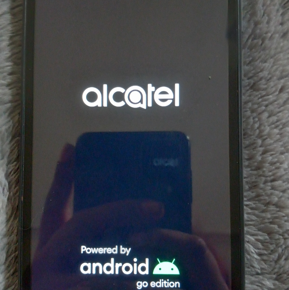 Alcatel Volta - Picture 1 of 2